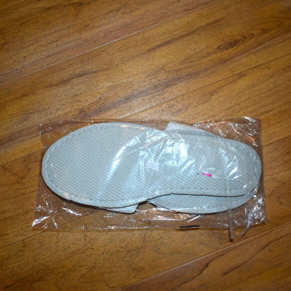 NEW Mirage Las Vegas Slide Slippers - Picture 2 of 4